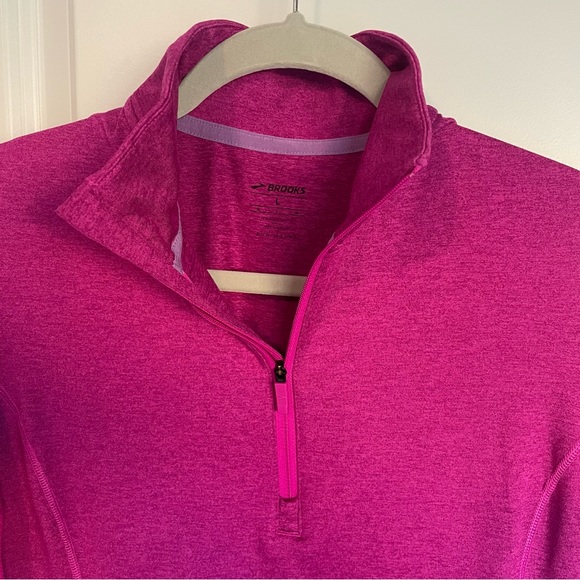 NWOT Brooks Longsleeve Running Top - Picture 3 of 5